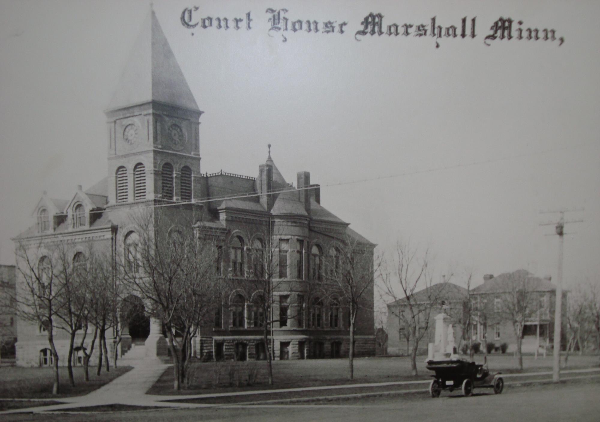 Picture of the 1892 courthouse building taken in 1912